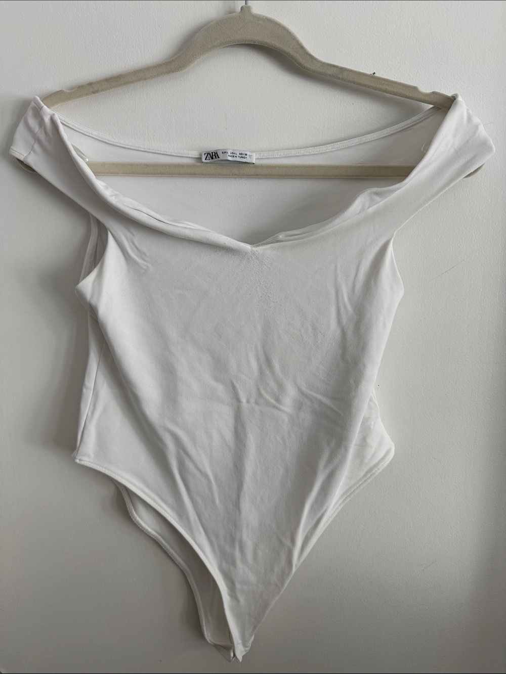 Zara White Off-Shoulder V-Neck Bodysuit